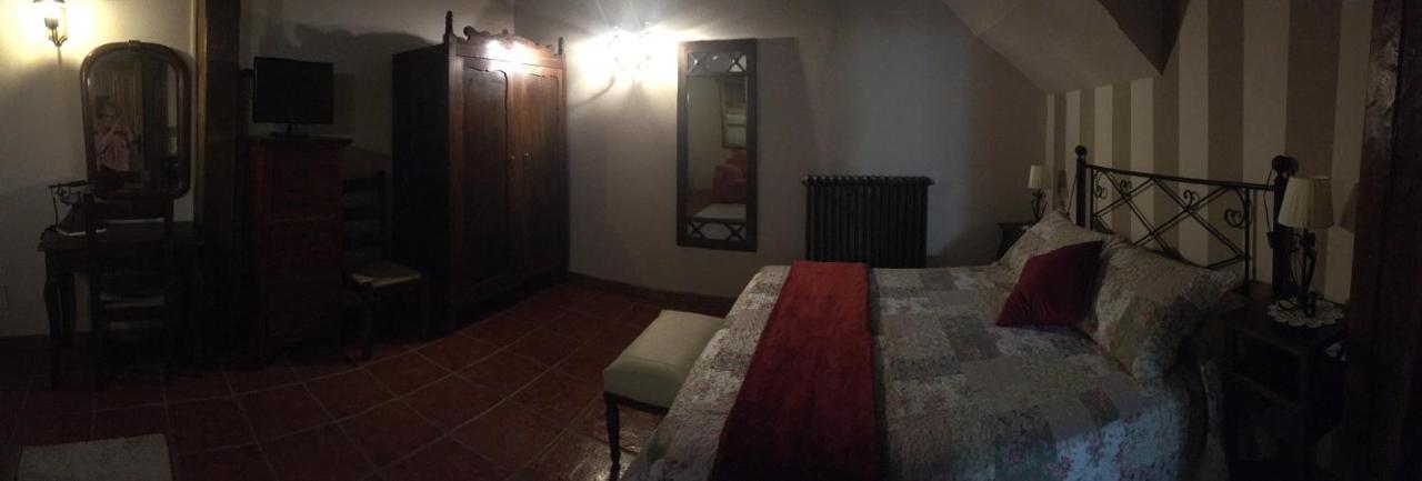Hotel Rural Posada El Trenti De Corona Valoria Buitenkant foto
